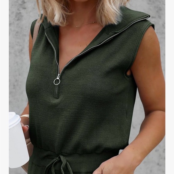 Stylish Sleeveless Green Romper - Picture 2 of 12